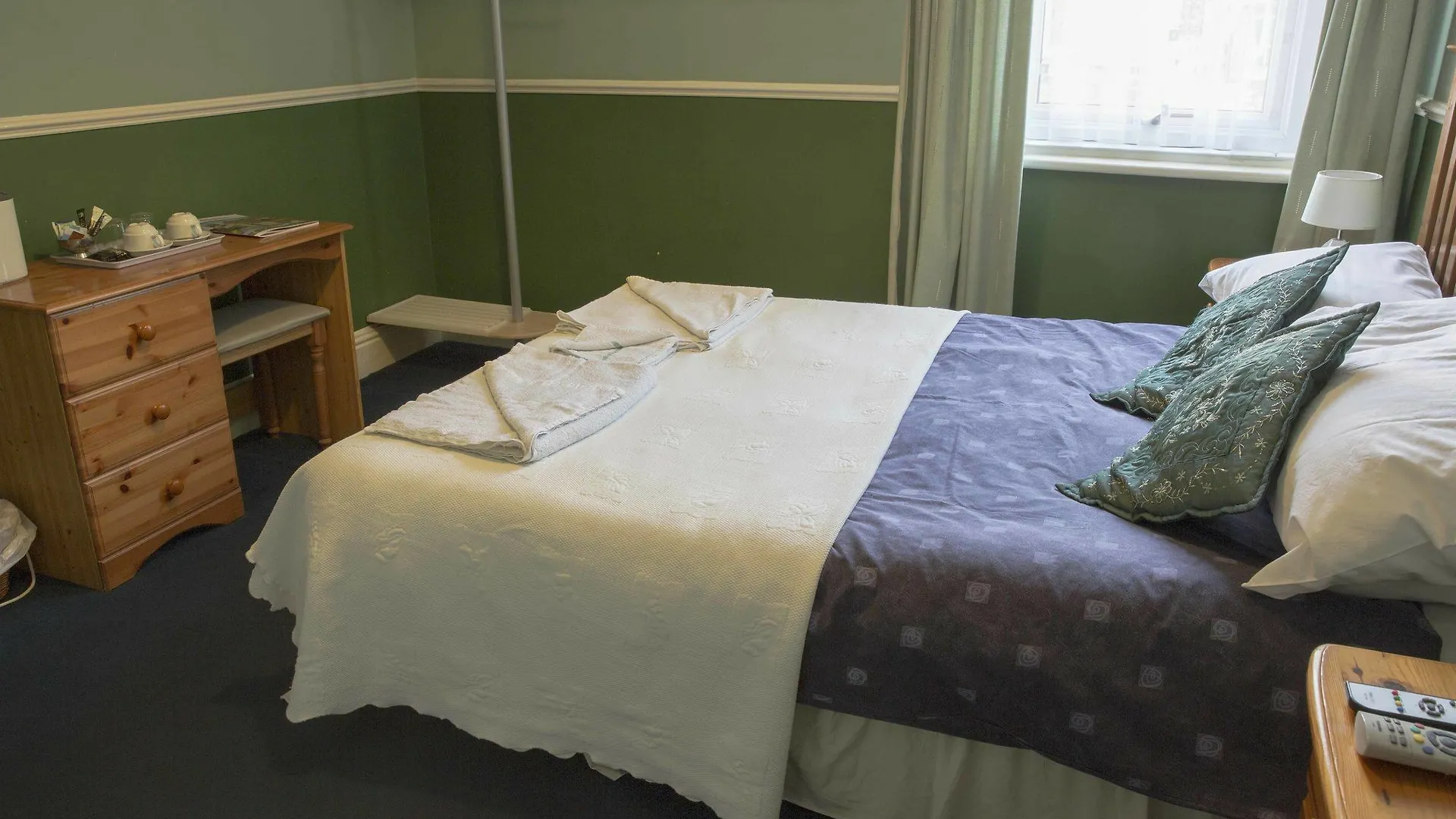Tamarind Guesthouse Scarborough
