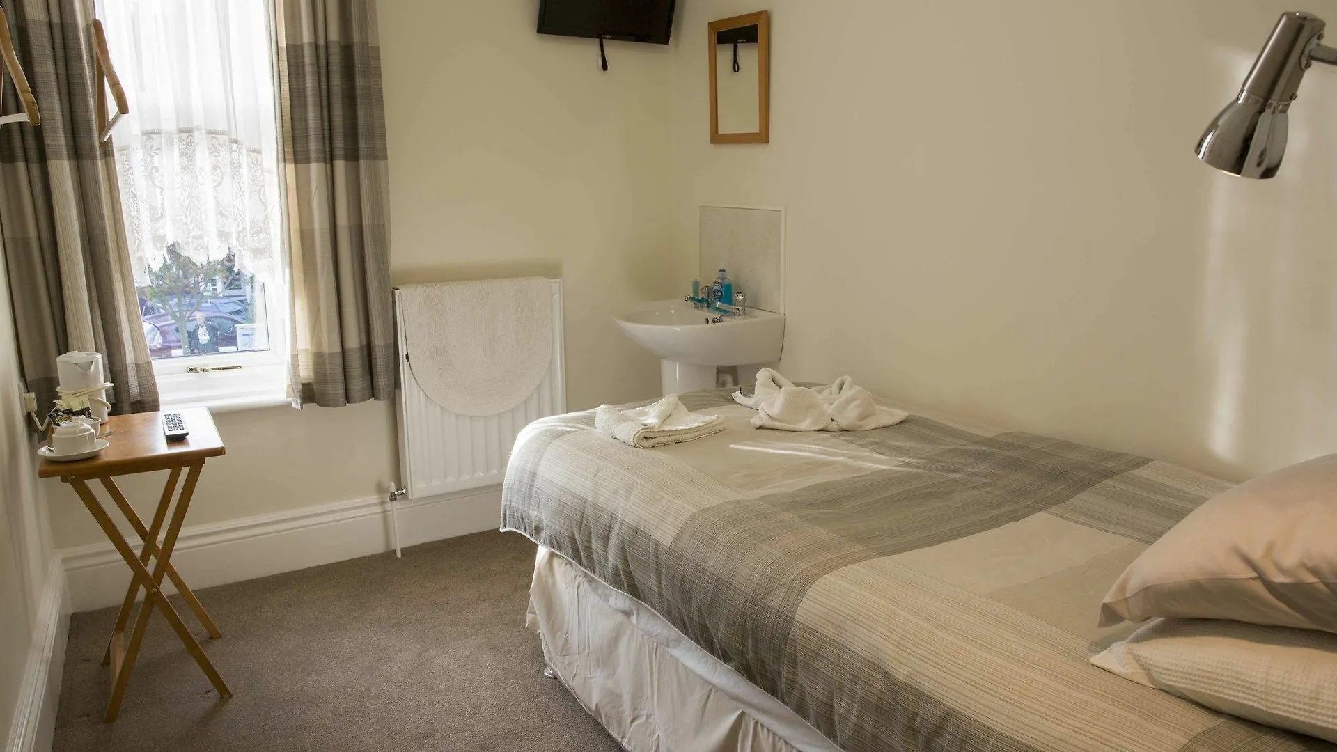 Tamarind Guesthouse Scarborough